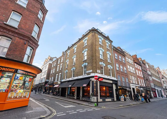 Stylish 2 Bedroom Apartment In The Heart Of Soho Gs5