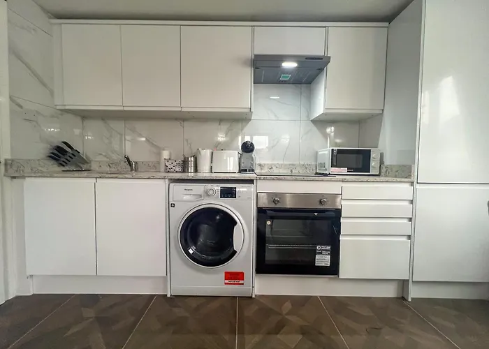 Stylish 2 Bedroom Apartment In The Heart Of Soho Gs5