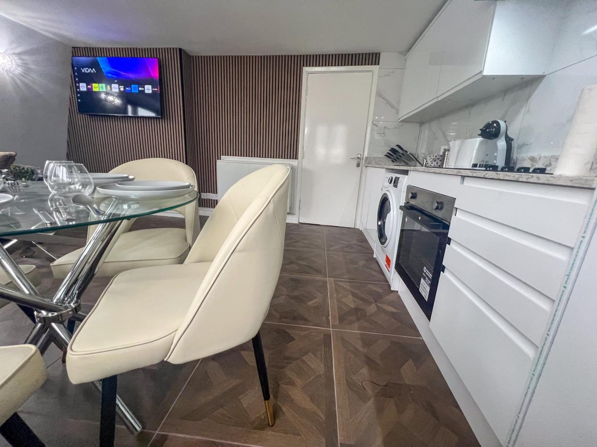 Stylish 2 Bedroom In The Heart Of Soho Gs5 Appartamento Londra