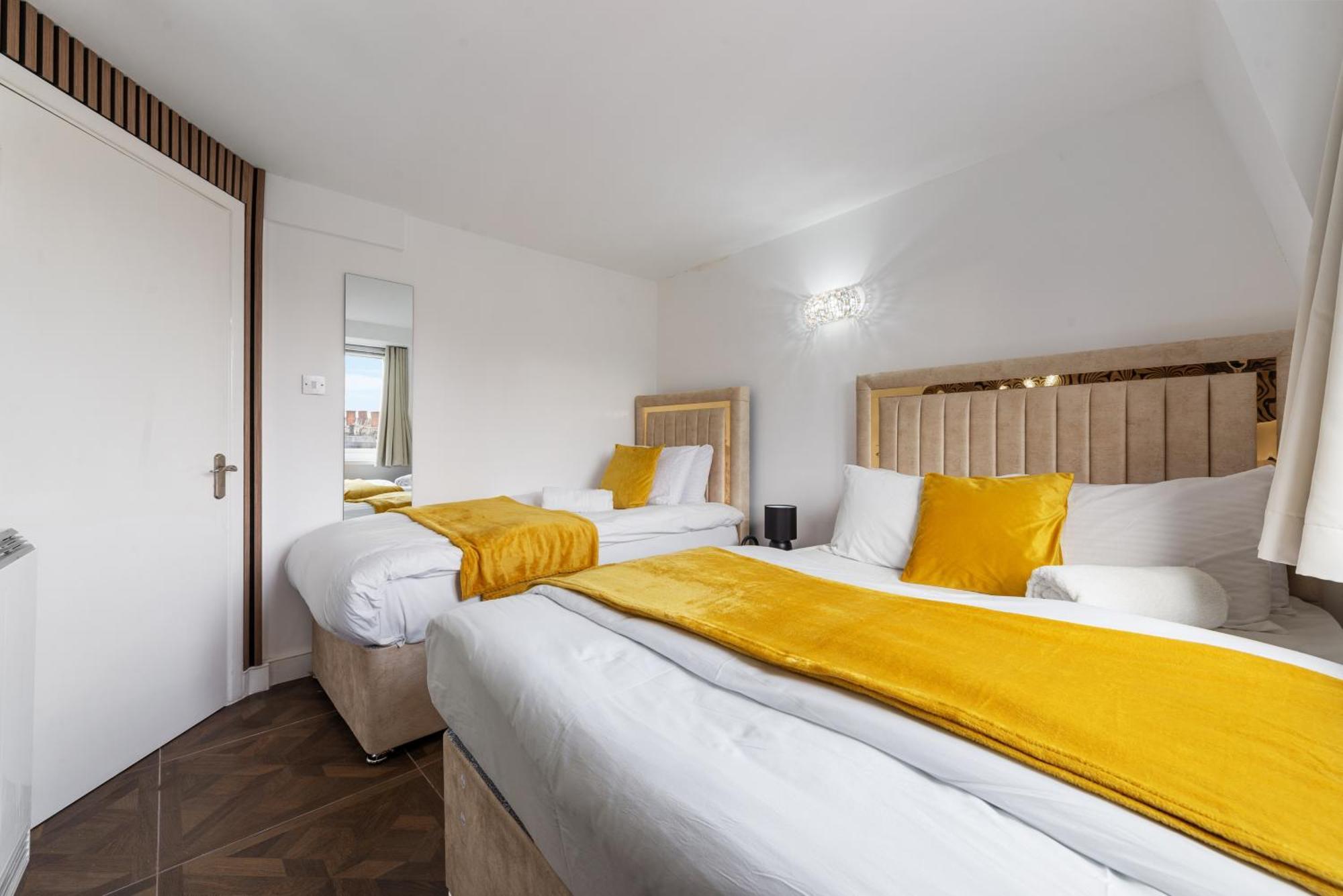 Stylish 2 Bedroom In The Heart Of Soho Gs5 Londra