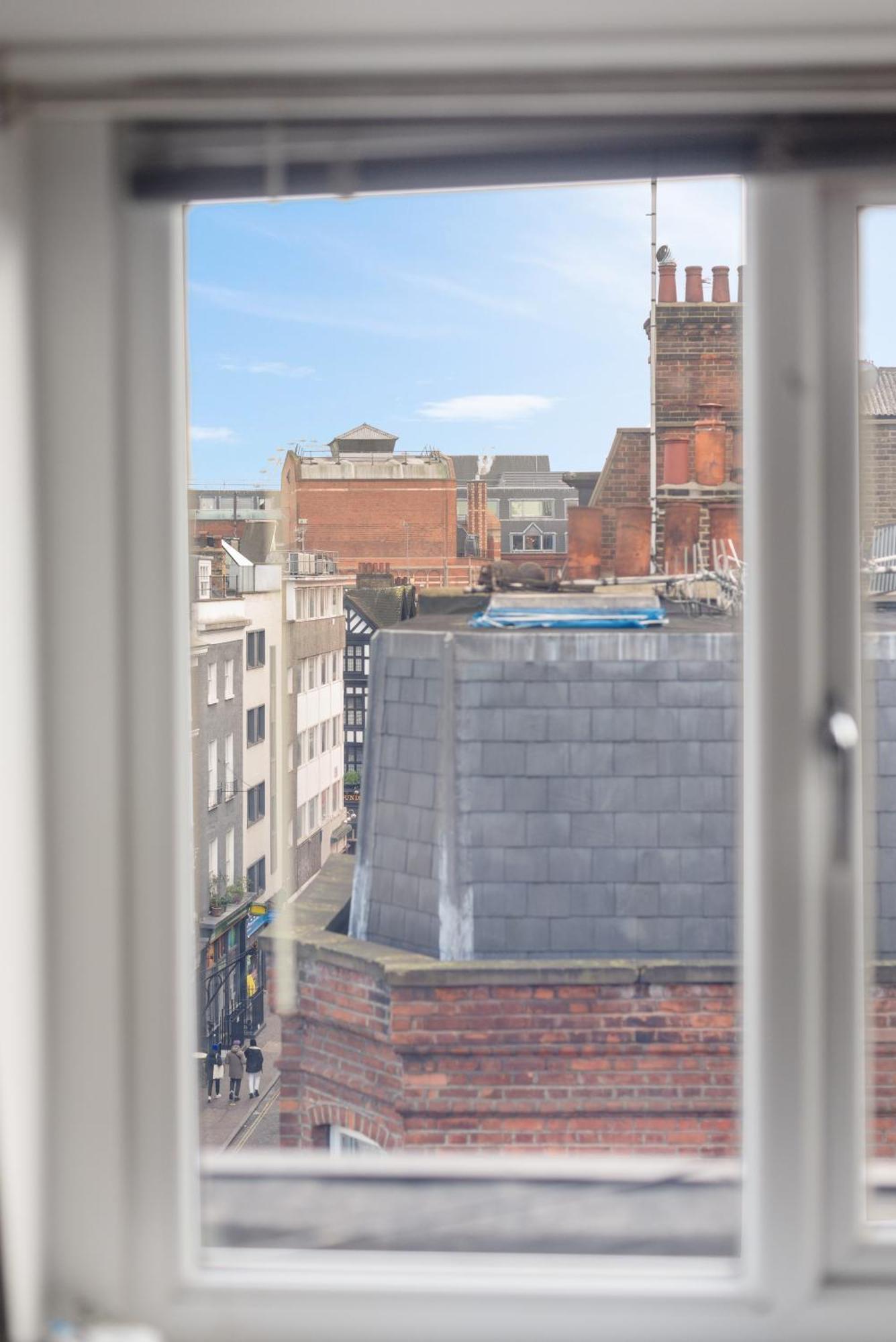 Stylish 2 Bedroom In The Heart Of Soho Gs5 Londra